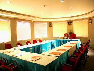 Royal Palace Hotel